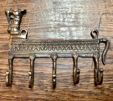 Load image into Gallery viewer, Brass Camel 5 Hook 17 cm