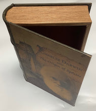 Load image into Gallery viewer, Book Box Darwin Origin of the Species 27x20.7x7cm