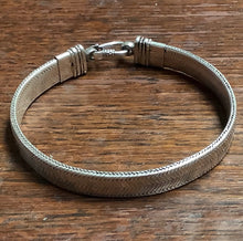 Load image into Gallery viewer, Bracelet Indian Snake Chain flat
