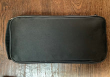 Load image into Gallery viewer, Pétanque Set of 8 Balls in Canvas Case