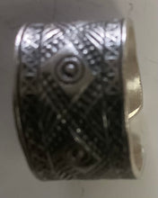 Load image into Gallery viewer, Tribal Silver Ring Square Eye 10 mm wide