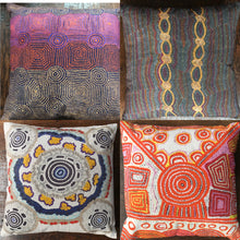 Load image into Gallery viewer, Cushion cotton 45x45cm Flying Ant Dreaming