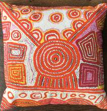 Load image into Gallery viewer, Cushion cotton 45x45cm Womens' Dreaming 2