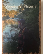 Load image into Gallery viewer, Book Box Wonderful Victoria 21x14x5cm
