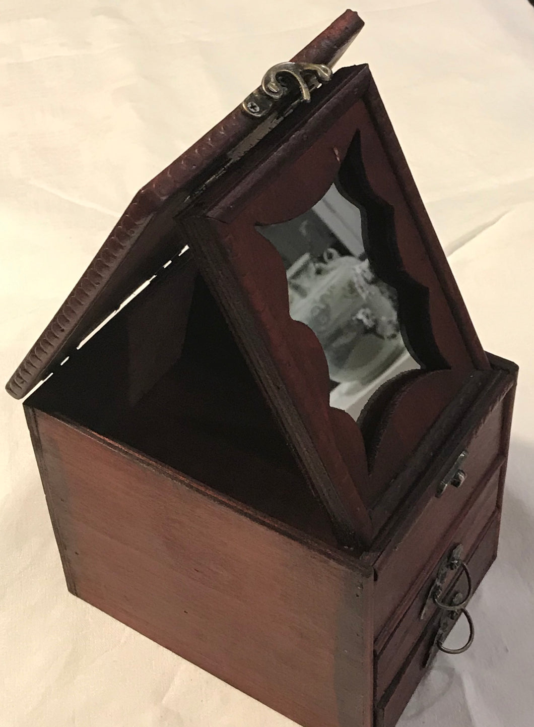 Box with 2 Drawers and Mirror