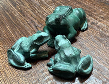 Load image into Gallery viewer, Brass Frog with green finish crouching 13cm long
