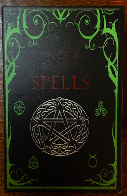 Book Box Wicca Spells 21x14x5cm